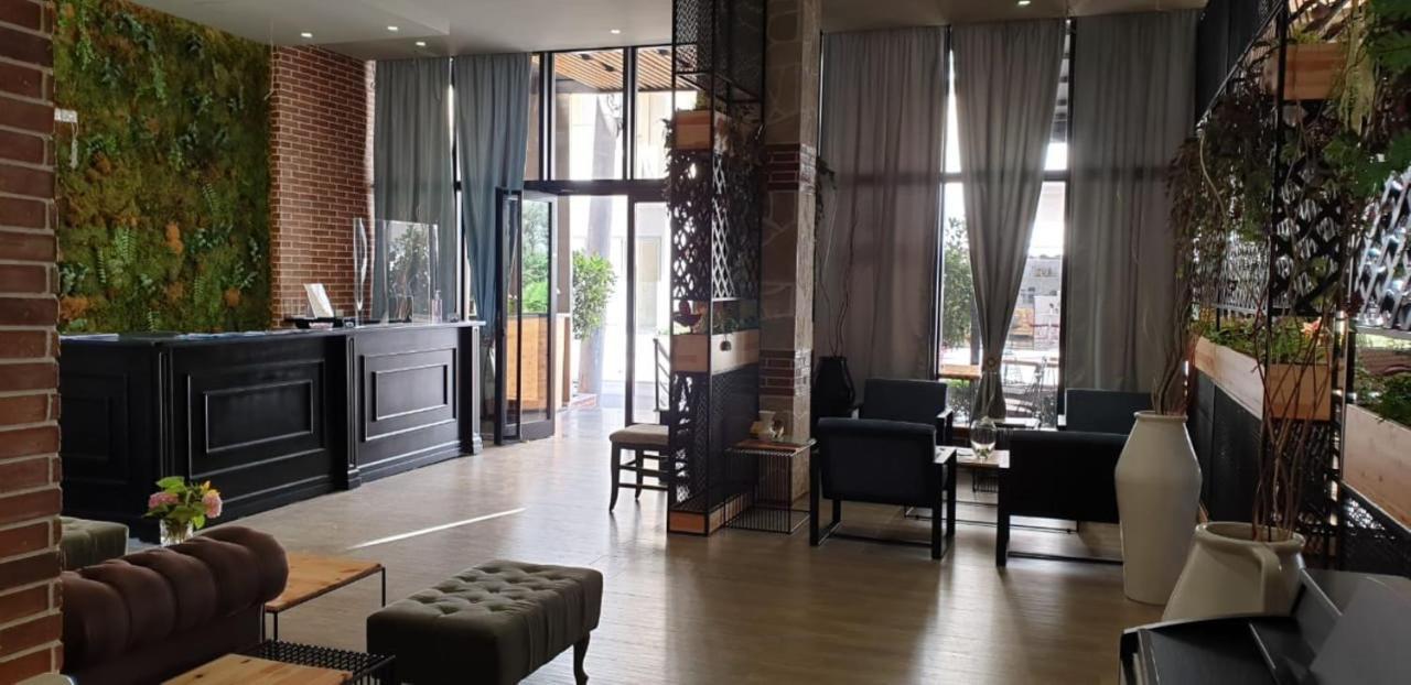 Eval Hotel Sarandë Exteriör bild