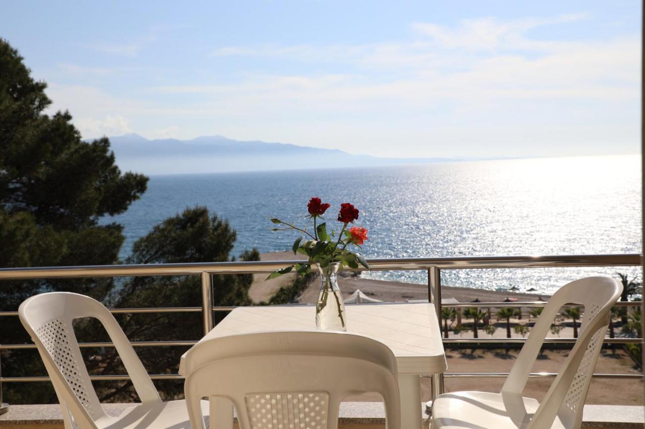Eval Hotel Sarandë Exteriör bild
