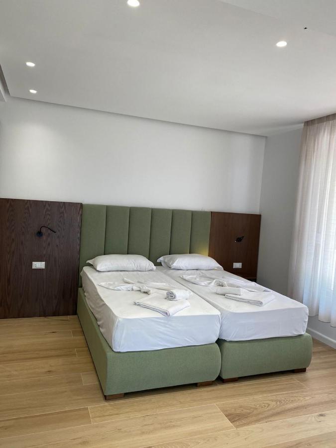 Eval Hotel Sarandë Exteriör bild