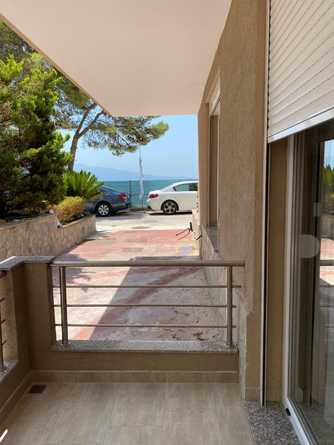 Eval Hotel Sarandë Exteriör bild