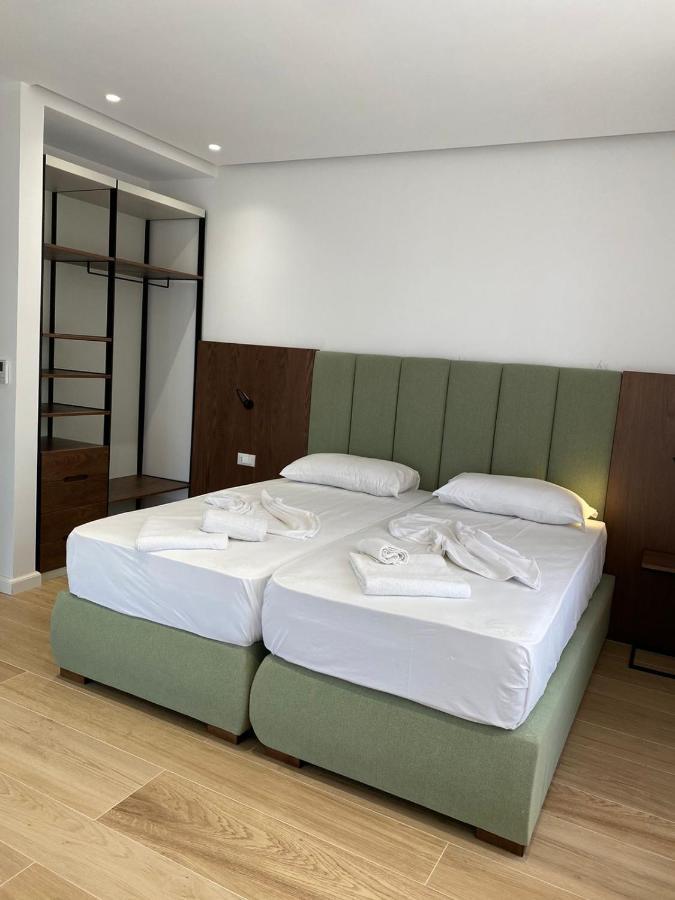 Eval Hotel Sarandë Exteriör bild