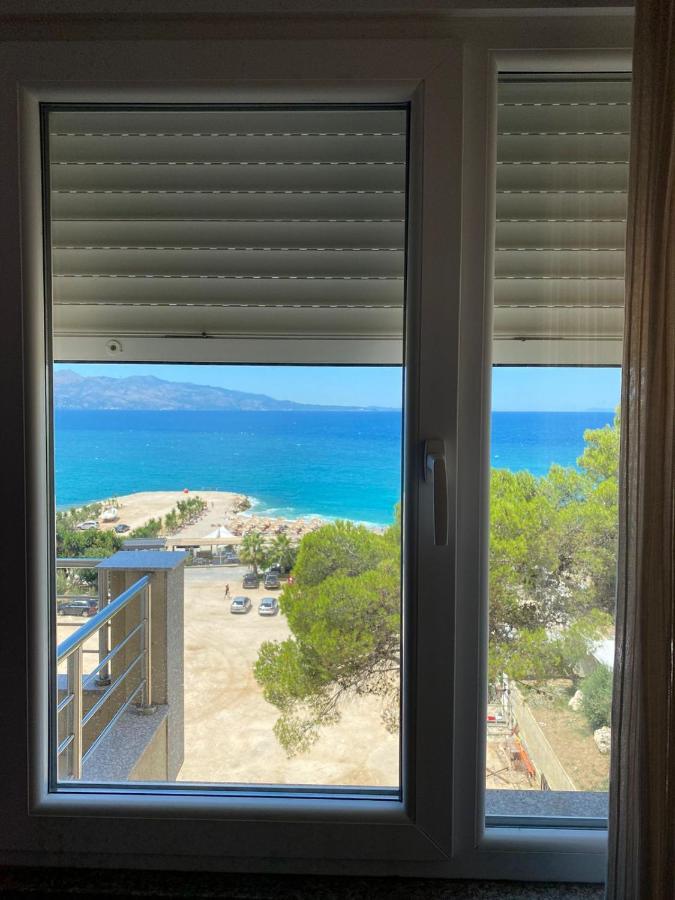 Eval Hotel Sarandë Exteriör bild